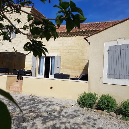 Le Mas Saint Jean Mezoargues Exterior photo