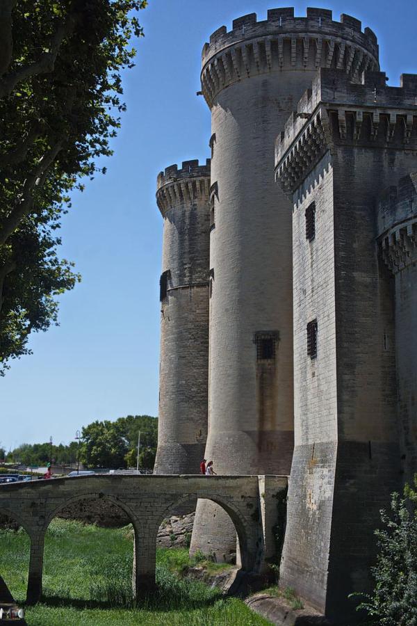 Le Mas Saint Jean Mezoargues Exterior photo